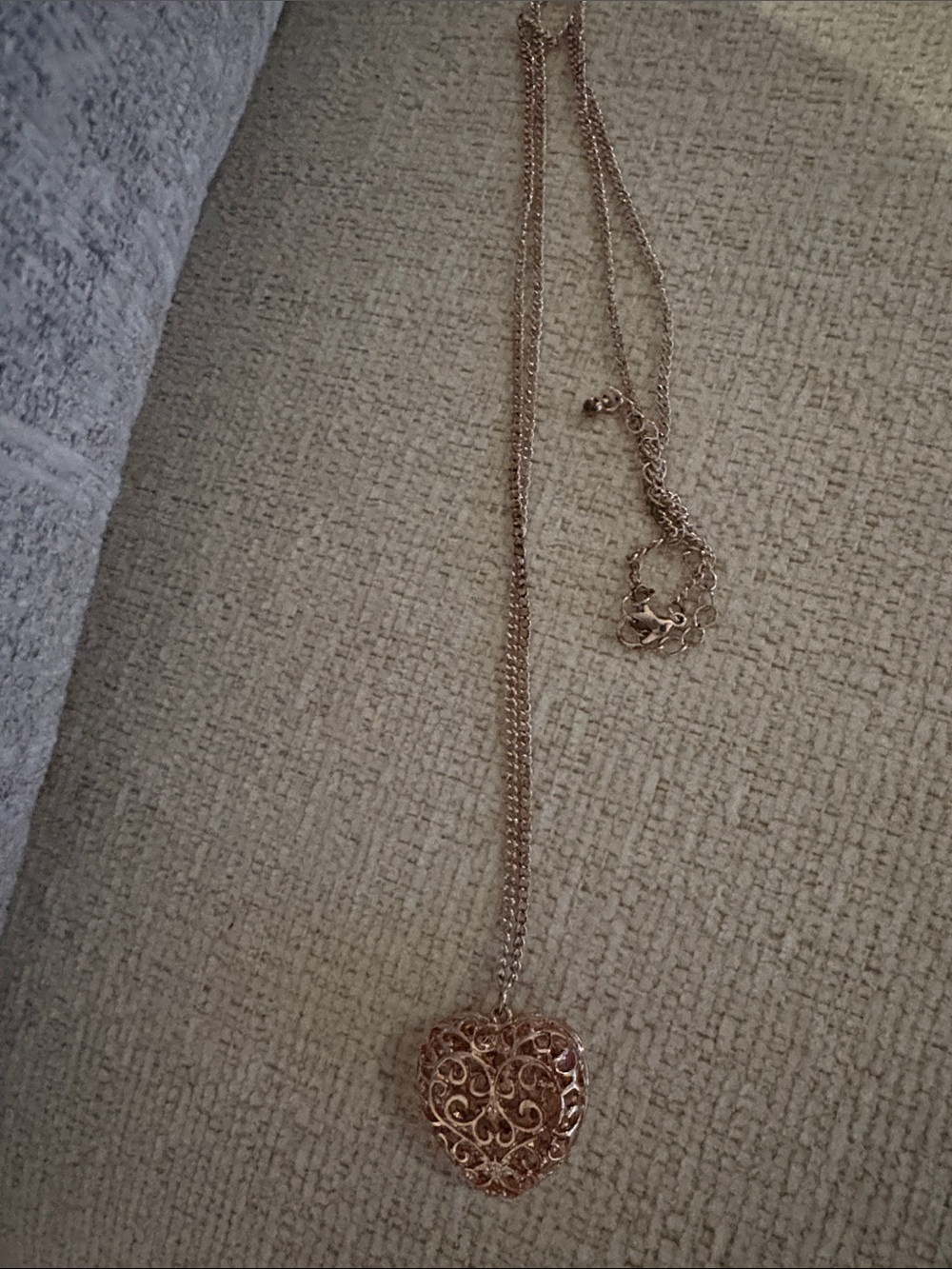 Delicate Filigree Heart Pendant Necklace - Rose Gold